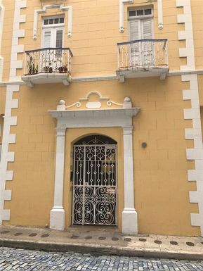 153 DE LA CRUZ UNIT 1F