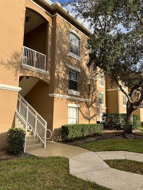 5095 FAIRWAYS CIRCLE UNIT I306