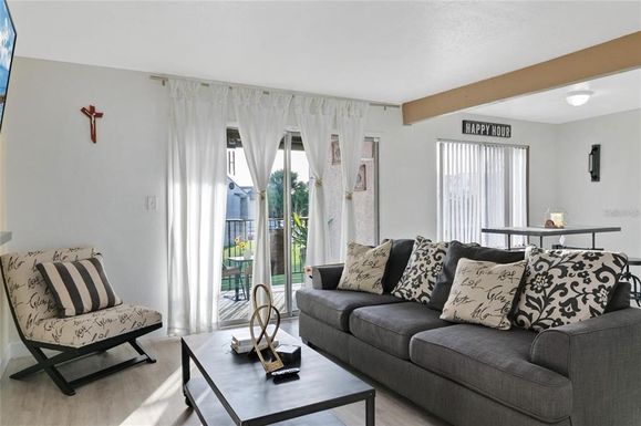 2022 LUDLOW LANE UNIT 2022