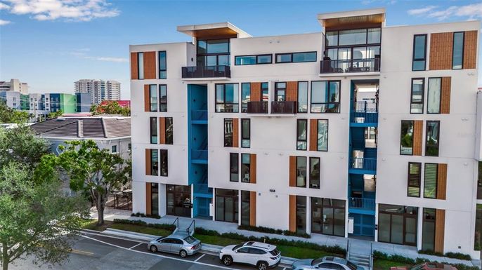 1558 4TH STREET UNIT 208