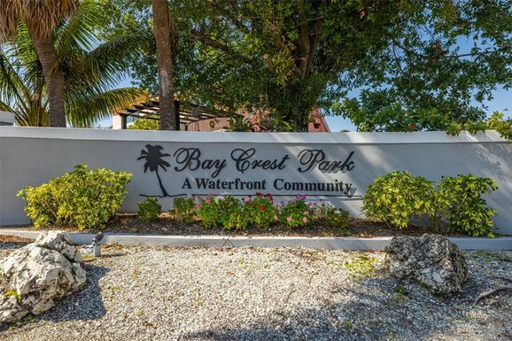 8462 FLAGSTONE DRIVE