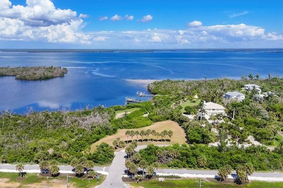 5040 GROUPER HOLE COURT