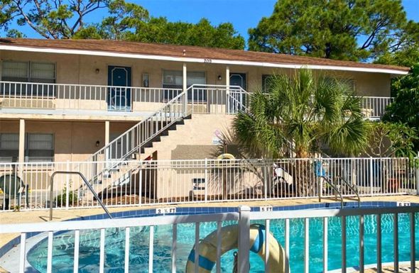 209 NW JEFFERSON CIRCLE N UNIT 10