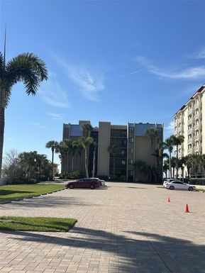 17710 GULF BOULEVARD UNIT 102