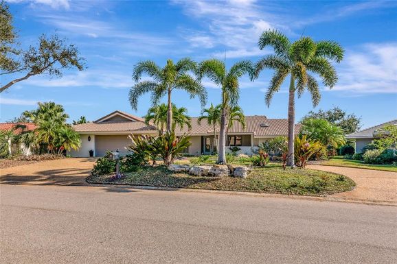 1235 YACHT HARBOR DRIVE