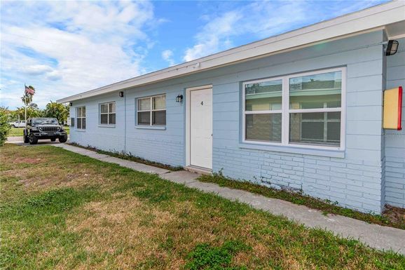 140 112TH AVENUE N UNIT 4