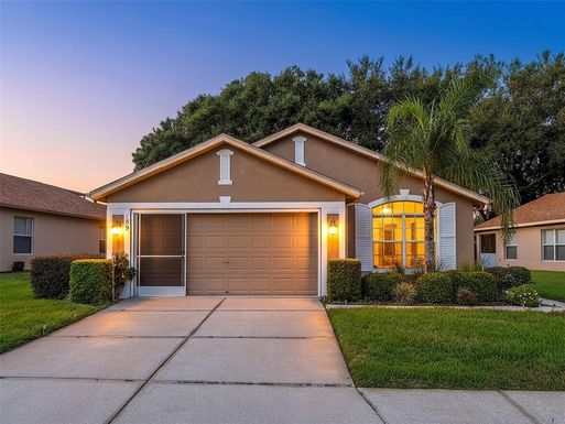 189 CENTER OAK CIRCLE