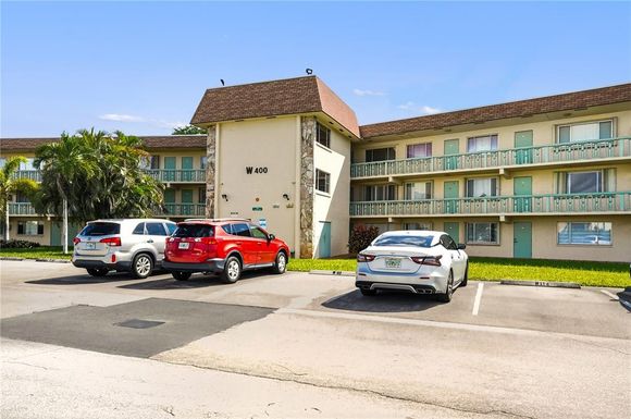 400 VILLAGE GREEN CIRCLE W UNIT 205