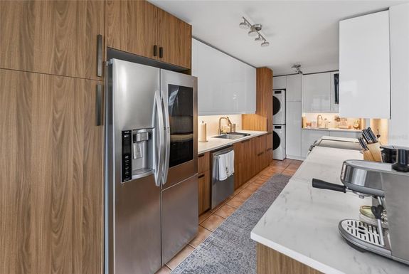 La Villa Gardens 833 UNIT 211E