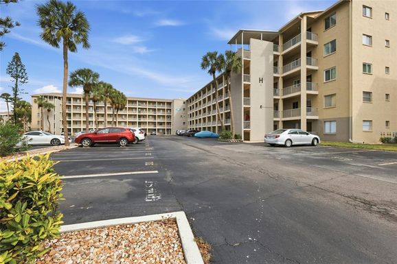 3839 LAKE BAYSHORE DRIVE UNIT H516