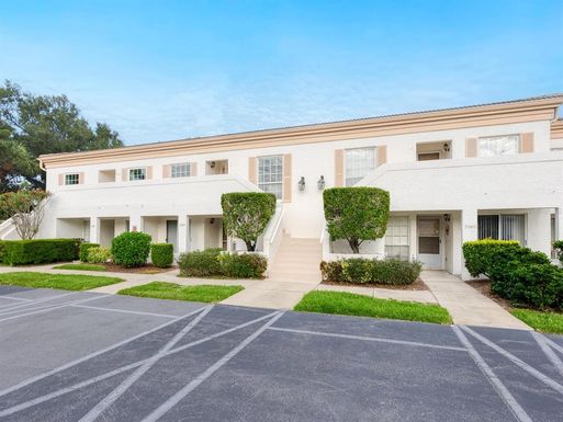 5207 WEDGEWOOD LANE UNIT 16