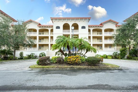 7702 LAKE VISTA COURT UNIT 204