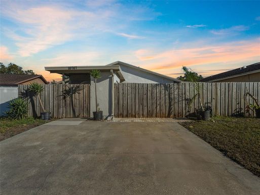 10707 CROWNGATE LANE