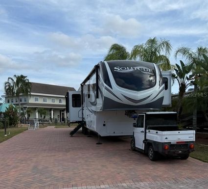 6758 AMANDA VISTA CIRCLE