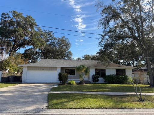 575 LAKE MCCOY DRIVE