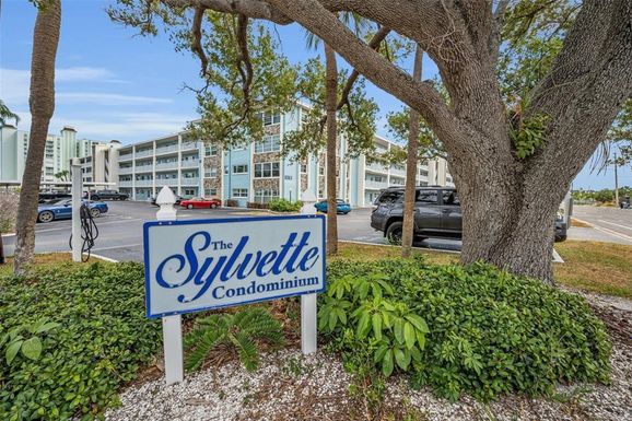 300 64TH AVENUE UNIT 318