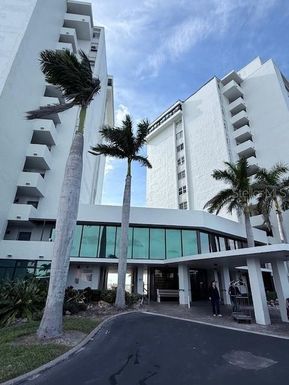 19 WHISPERING SANDS DRIVE UNIT 106