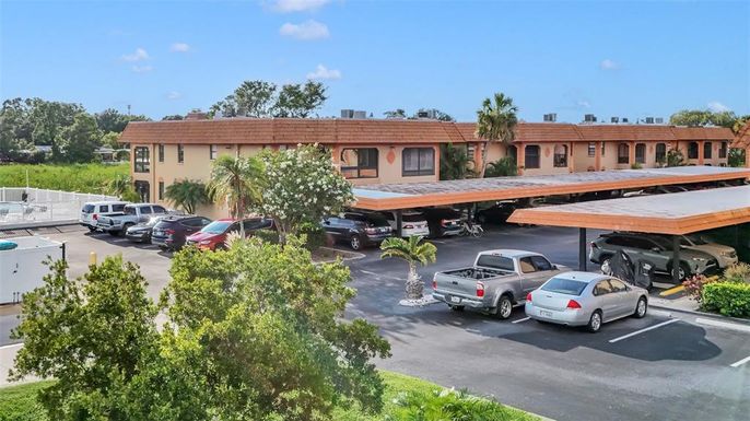 10192 SEMINOLE ISLAND DRIVE