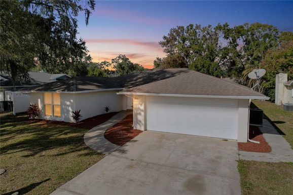 7201 MAPLEHURST DRIVE