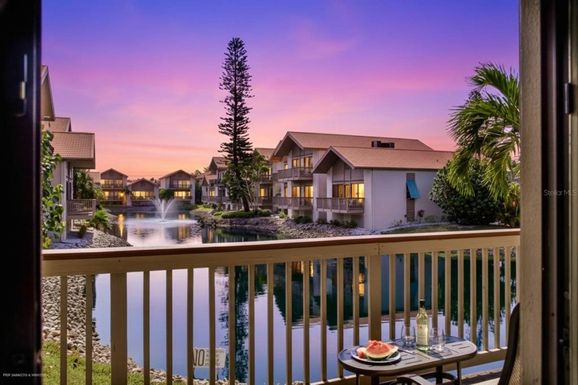 1087 LAKE HOUSE CIRCLE UNIT C104