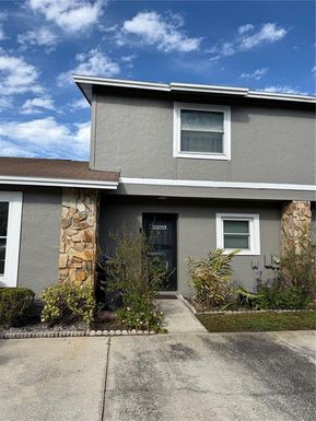 10053 LAKE OAK CIRCLE