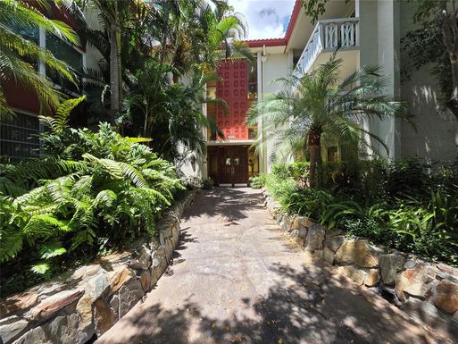 1012 PEARCE DRIVE UNIT 304