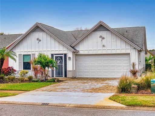 737 PINE SHORES CIRCLE