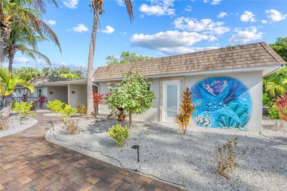 1123 CRESCENT STREET UNIT 1123/1125