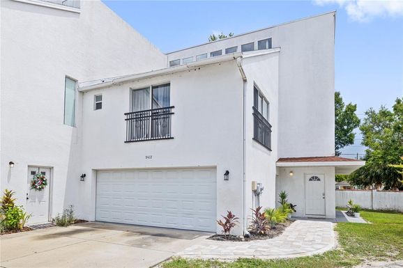 9415 CITRUS GLEN PLACE