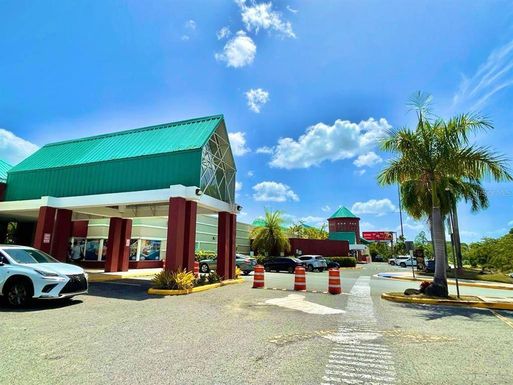 300 AVENIDA LAS CUMBRES