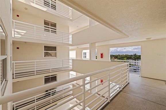6105 BAHIA DEL MAR CIRCLE UNIT 683