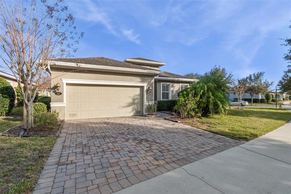 1653 VICTORIA GARDENS DRIVE