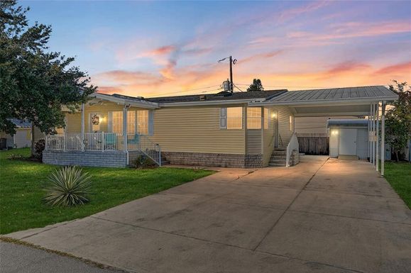 917 50TH AVENUE TERRACE W