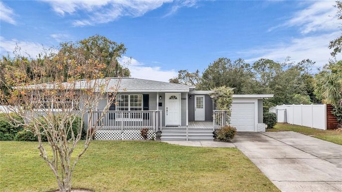 1124 EDGEWATER COURT