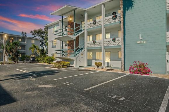 1853 RESTFUL DRIVE UNIT L2