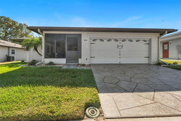 1818 PRAIRIE DUNES CIRCLE N