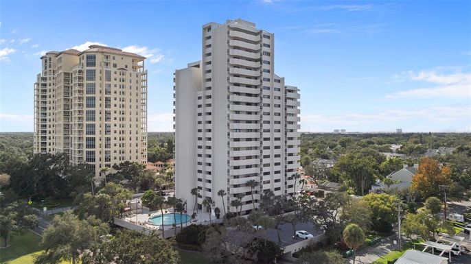 4141 BAYSHORE BOULEVARD UNIT 1702