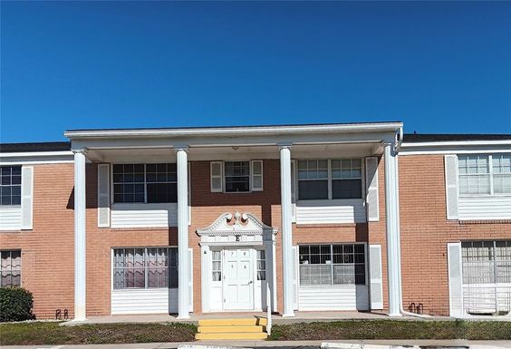 4158 TAMIAMI TRAIL UNIT R8