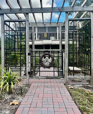 908 N CLAYTON STREET