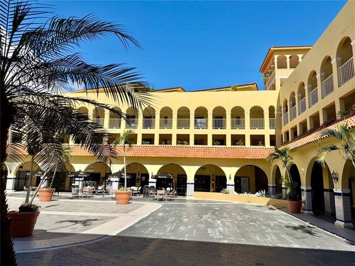 220 PALMANOVA PLAZA UNIT 220