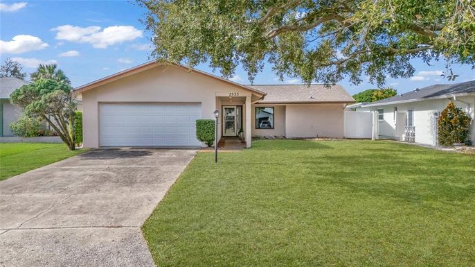 2533 BRAMBLEWOOD DRIVE W