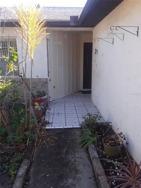 1303 CANDLEWYCK DRIVE