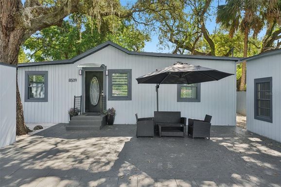 8509 N HAMNER AVENUE