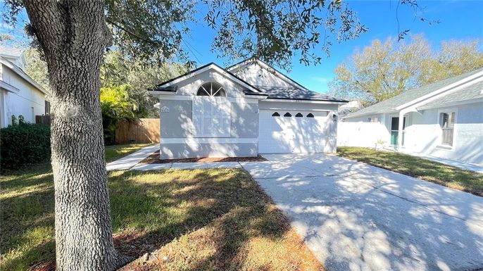 6611 SUMMER HAVEN DRIVE