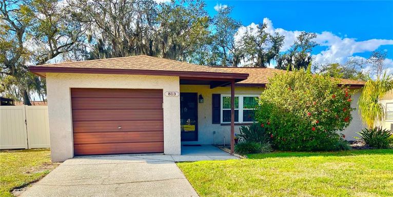 813 CINNAMON DRIVE E