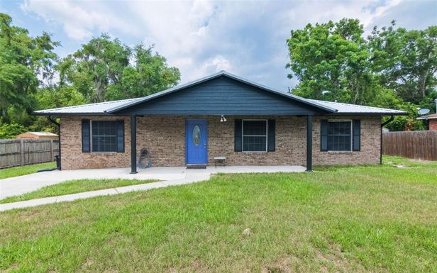 240 SE CAMERON TERRACE