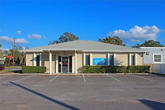 1525 LAKELAND HILLS BOULEVARD