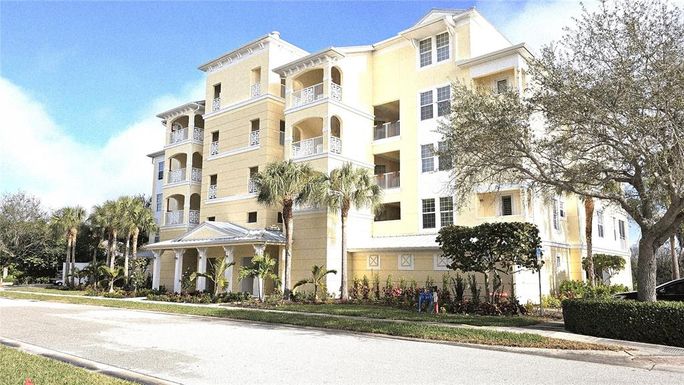 8541 AMBERJACK CIRCLE UNIT 104