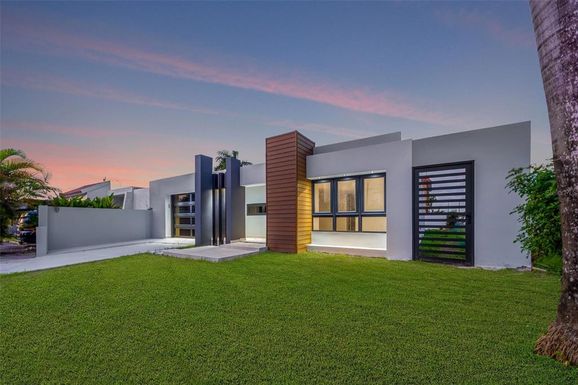 RAMON MARIN ST. LEVITTOWN LAKES UNIT EA-34