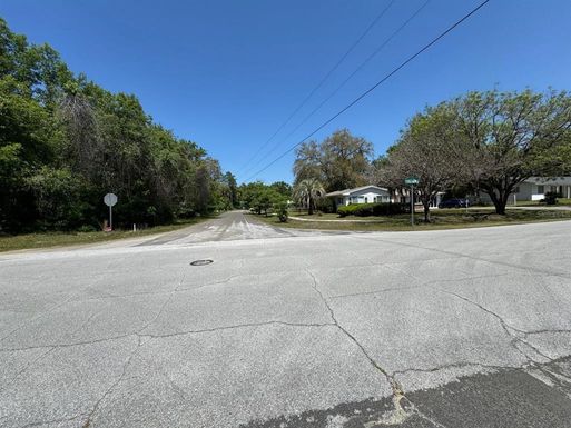 9146 N GOLFVIEW DRIVE